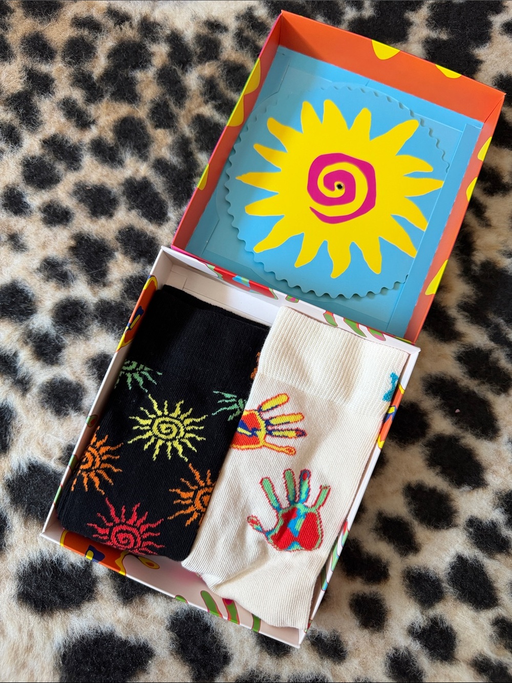 Happy Socks Adult Crew Sock Black & White Sun and Hand Print Socks - 2 Pack